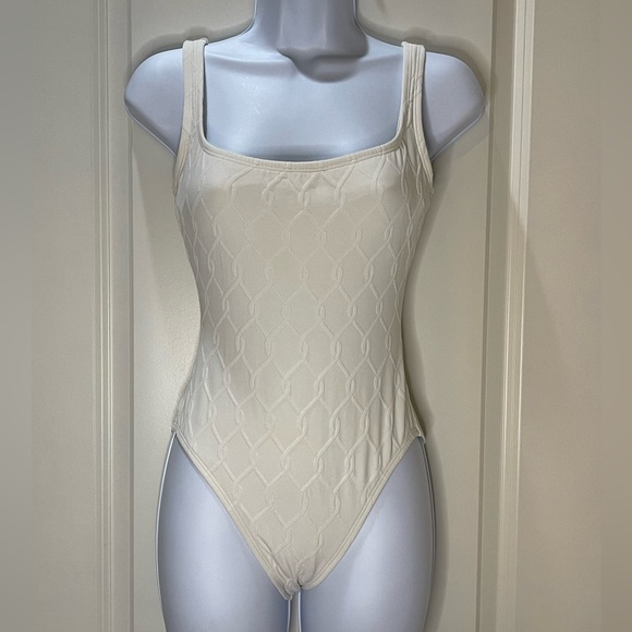 Anne Cole Other - Anne Cole Cream Textured One-Piece Swimsuit